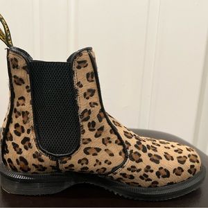 *SOLD* Doc Martens Flora Leopard Chelsea Boots US 7/ EU 38/ UK 5